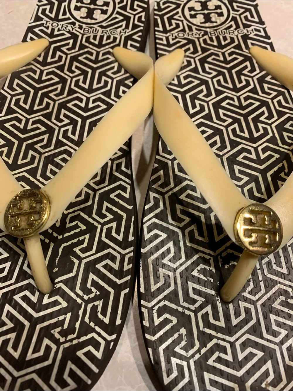 Tory Burch Cream Strap Flip Flops with Black & White Geometric Footbed Size 7